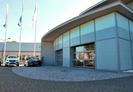Brama garażowa KRISPOL salon samochodowy Rzgowska Łódź (10)