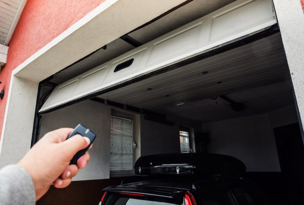 Brama garażowa PCV Pilot zdalnego sterowania do zamykania i otwierania drzwi garażowych